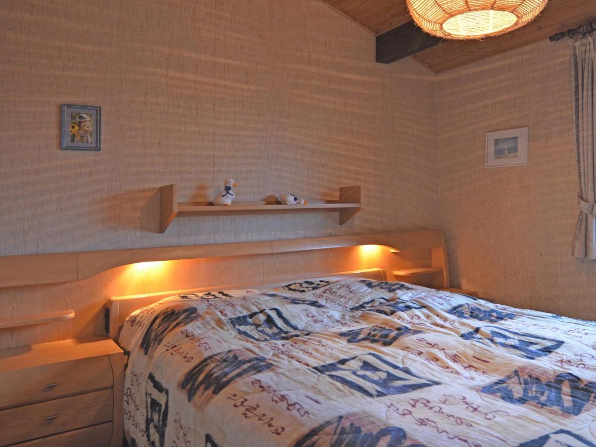 Furnished Bungalow With Peaceful Neighbourhood Meschede Eksteriør billede